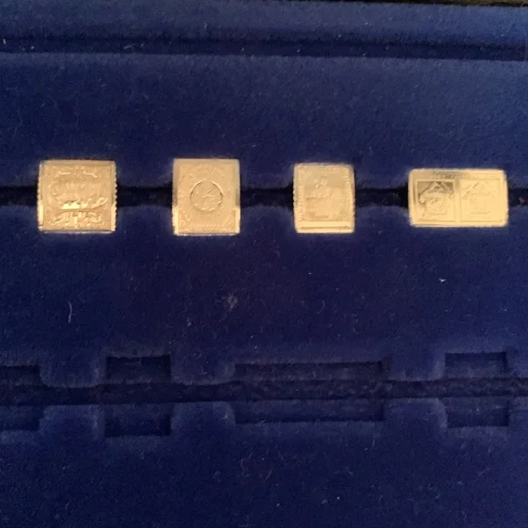 Collection of 25 mini sterling silver stamps from around the world in hard case - Picture 11 of 14